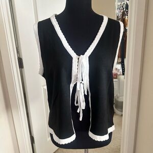 Black and White Sleeveless Sweater/cardigan